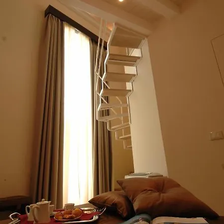 Ucciardhome Отель