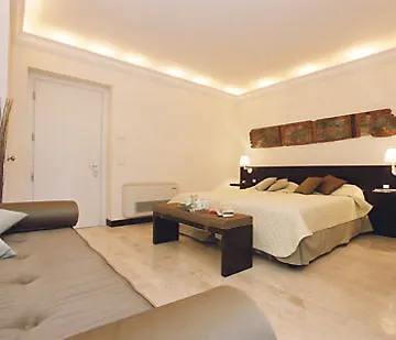 Отель Ucciardhome