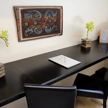 Ucciardhome Отель