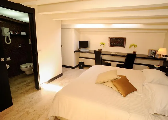 Ucciardhome מלון 4*