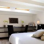 Ucciardhome Hotel 4*