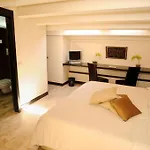 Ucciardhome Hotel 4*