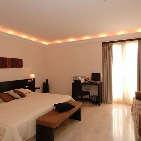 Hotel Ucciardhome 4*