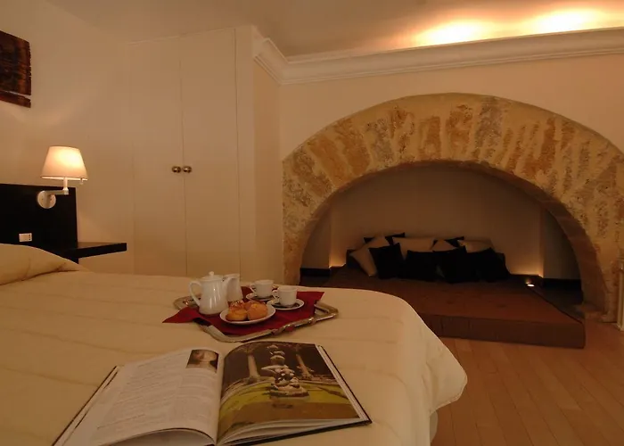 Ucciardhome מלון 4*